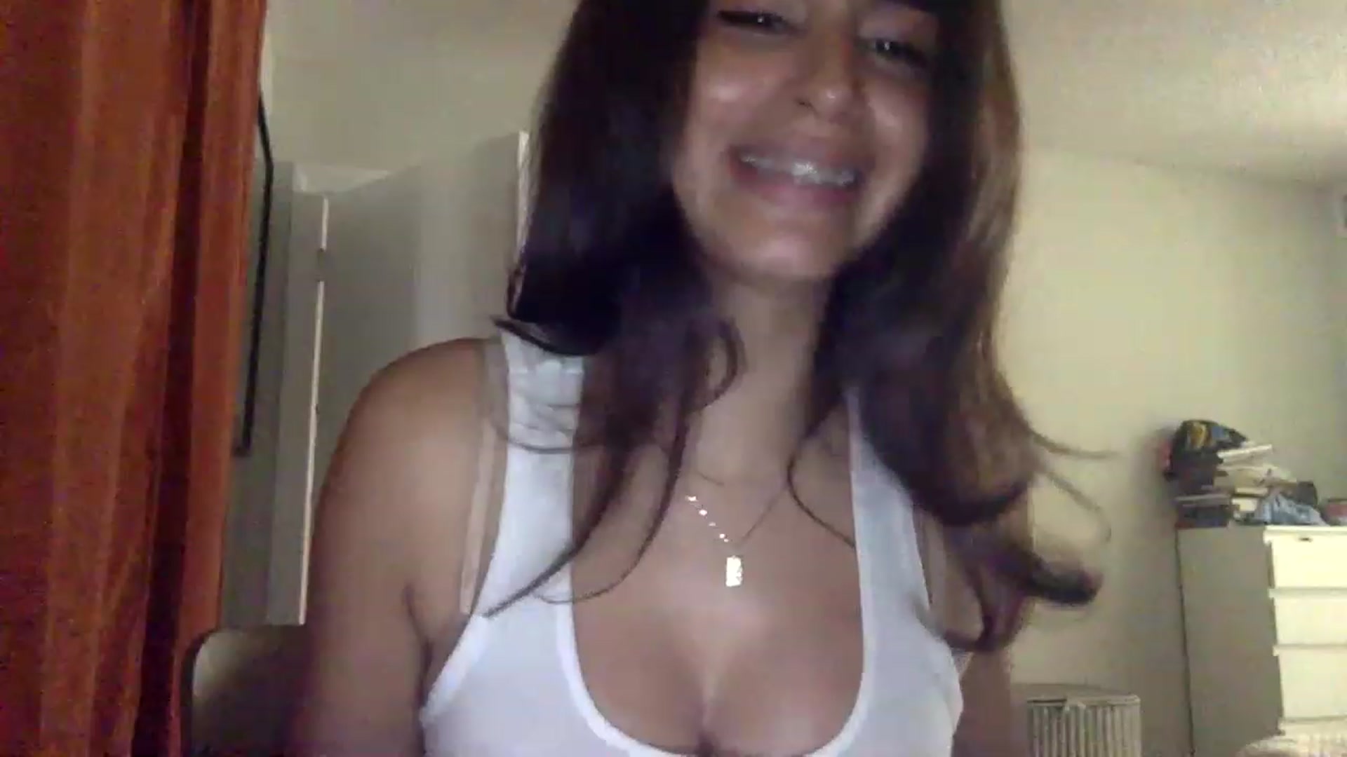 Gallery image thumbnail from FreckledPoni's myfreecams stream on, 01/22/2023, 23:08 image 2 of 20