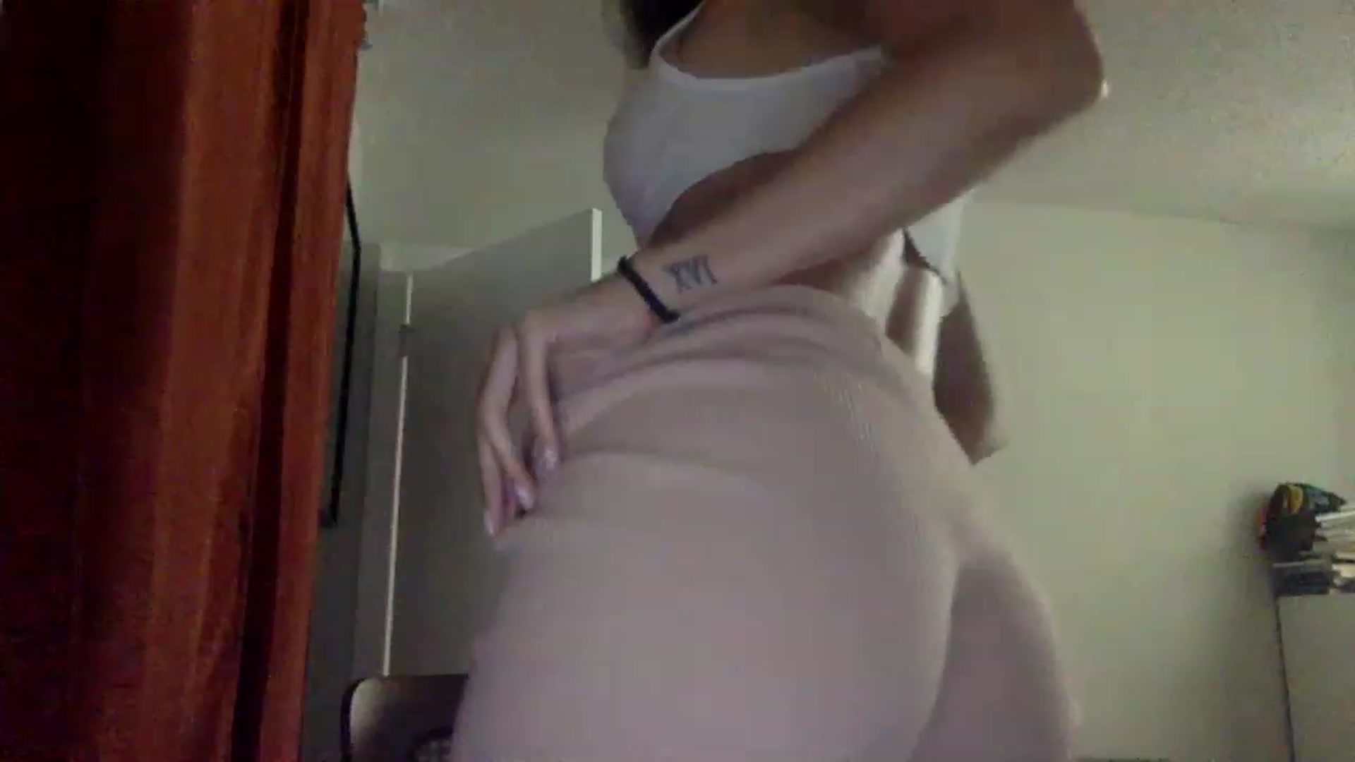 Gallery image thumbnail from FreckledPoni's myfreecams stream on, 01/22/2023, 23:08 image 15 of 20
