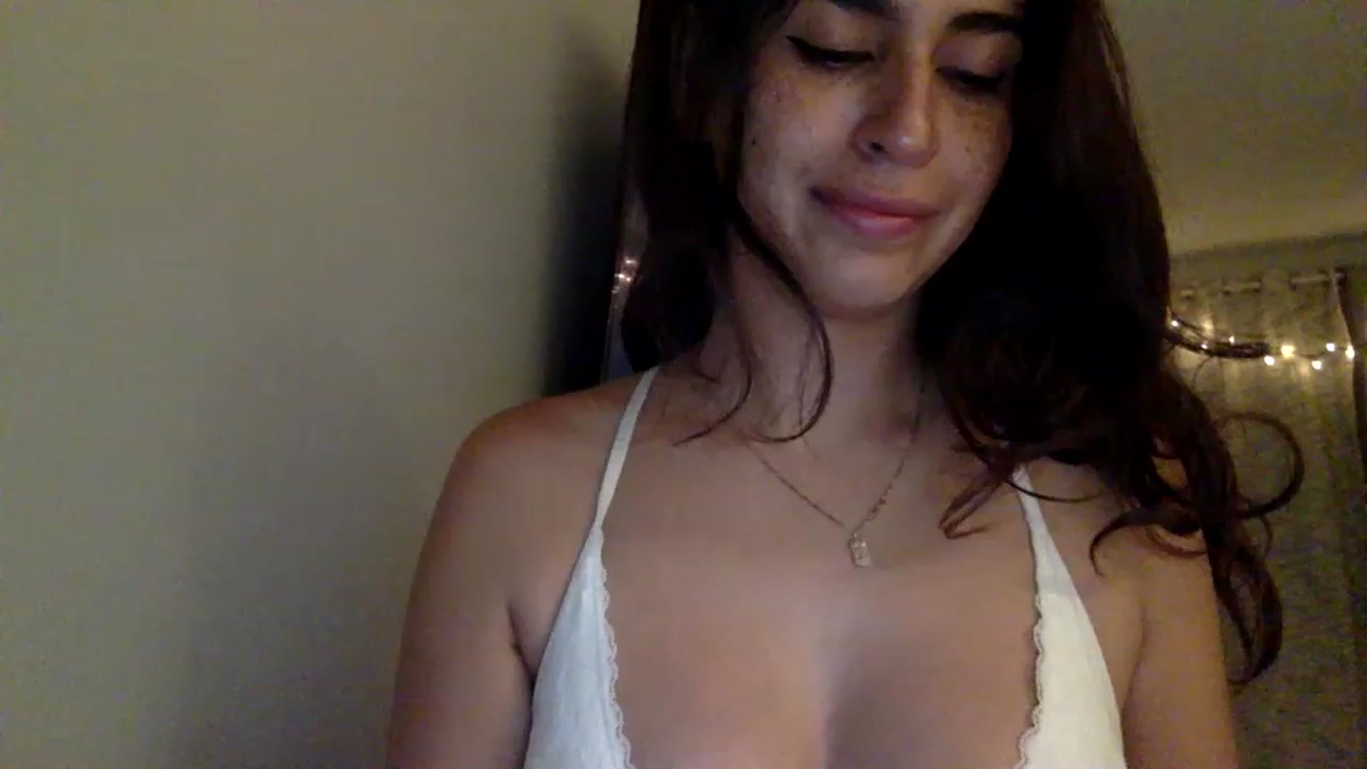 Gallery image thumbnail from FreckledPoni's myfreecams stream on, 02/07/2023, 04:33 image 10 of 20