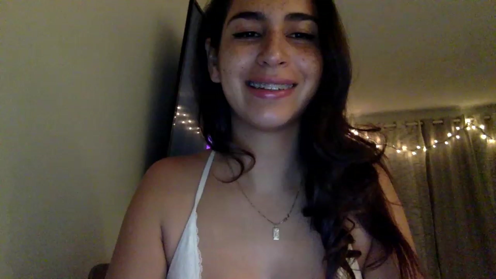 Gallery image thumbnail from FreckledPoni's myfreecams stream on, 02/07/2023, 04:33 image 19 of 20
