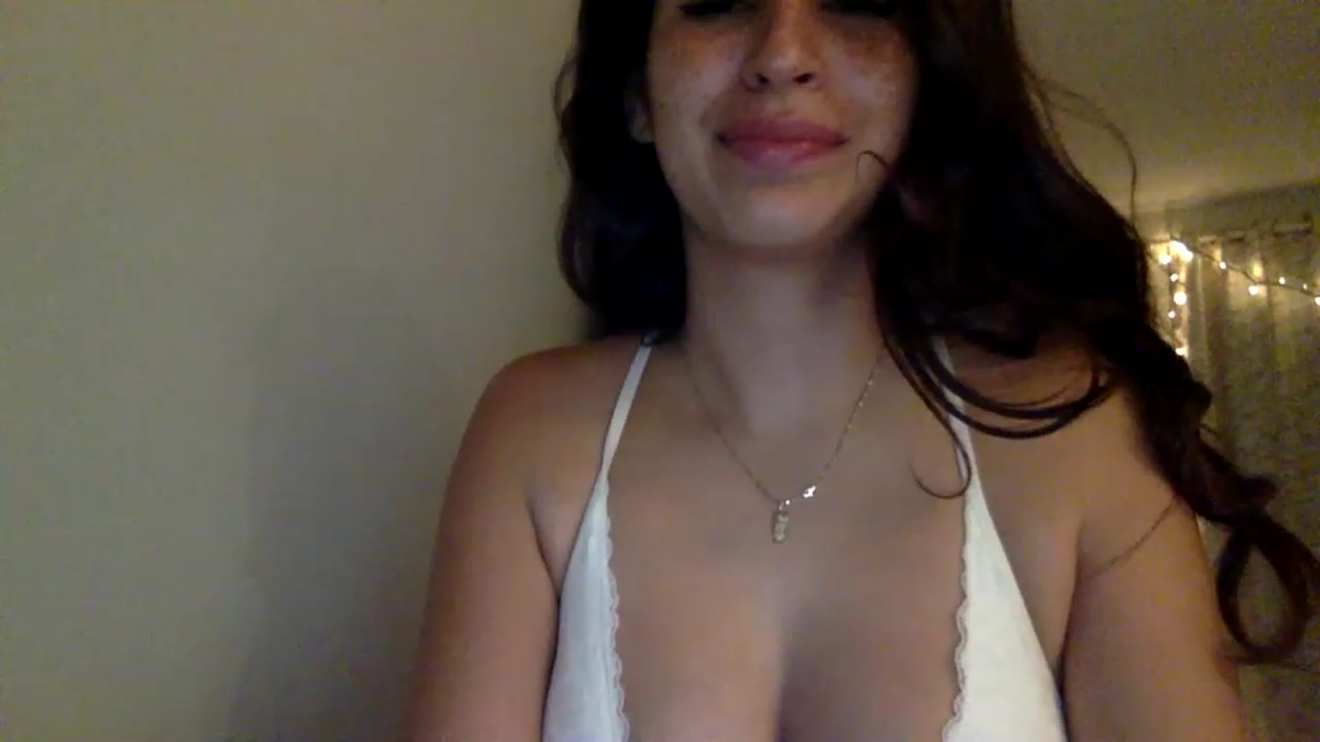 Gallery image thumbnail from FreckledPoni's myfreecams stream on, 02/07/2023, 04:33 image 3 of 20