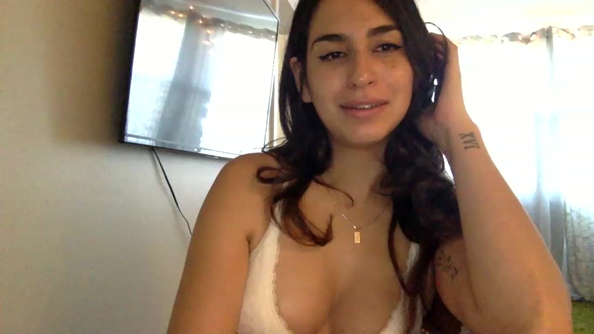 Gallery image thumbnail from FreckledPoni's myfreecams stream on, 02/13/2023, 21:37 image 6 of 20