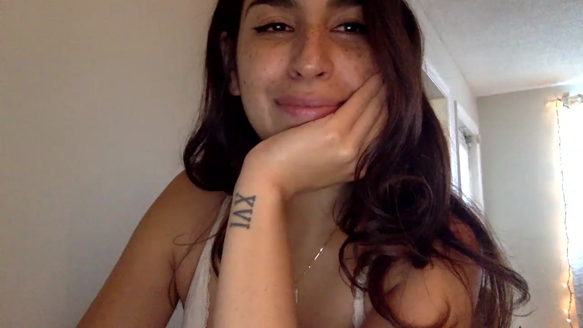 Gallery image thumbnail from FreckledPoni's myfreecams stream on, 02/13/2023, 21:37 image 15 of 20