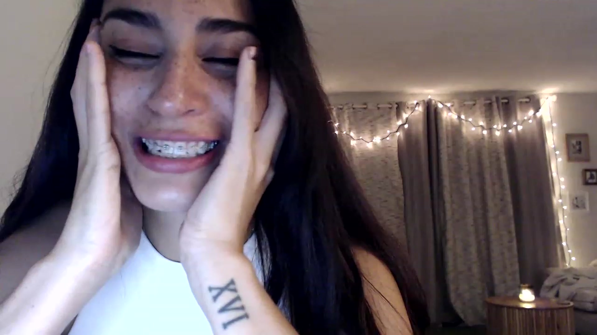 Gallery image thumbnail from FreckledPoni's myfreecams stream on, 02/21/2023, 02:31 image 19 of 20