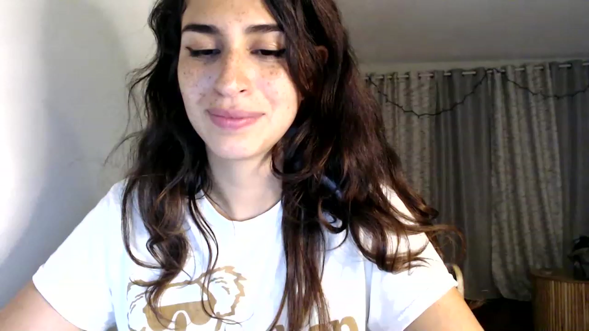 Gallery image thumbnail from FreckledPoni's myfreecams stream on, 04/04/2023, 05:33 image 9 of 20