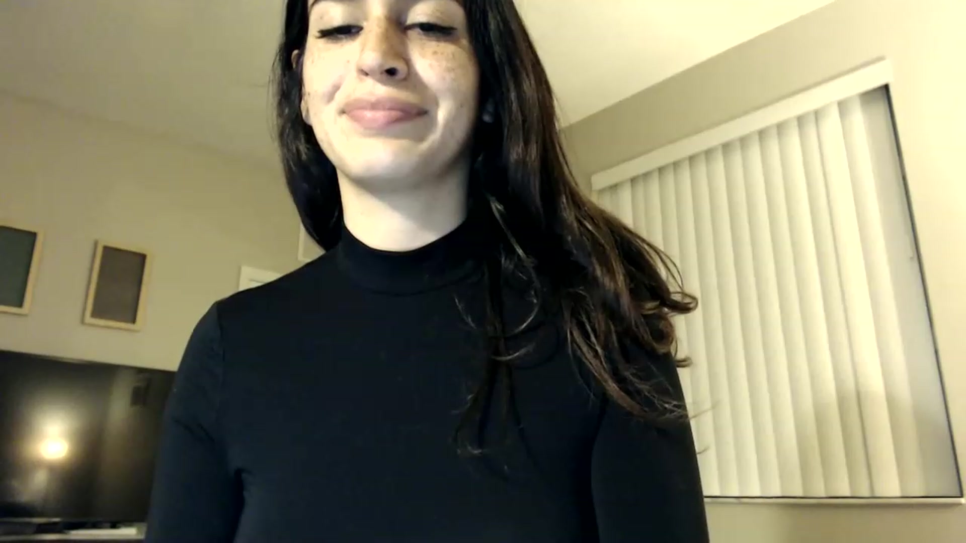 Gallery image thumbnail from FreckledPoni's myfreecams stream on, 04/10/2023, 02:08 image 14 of 20