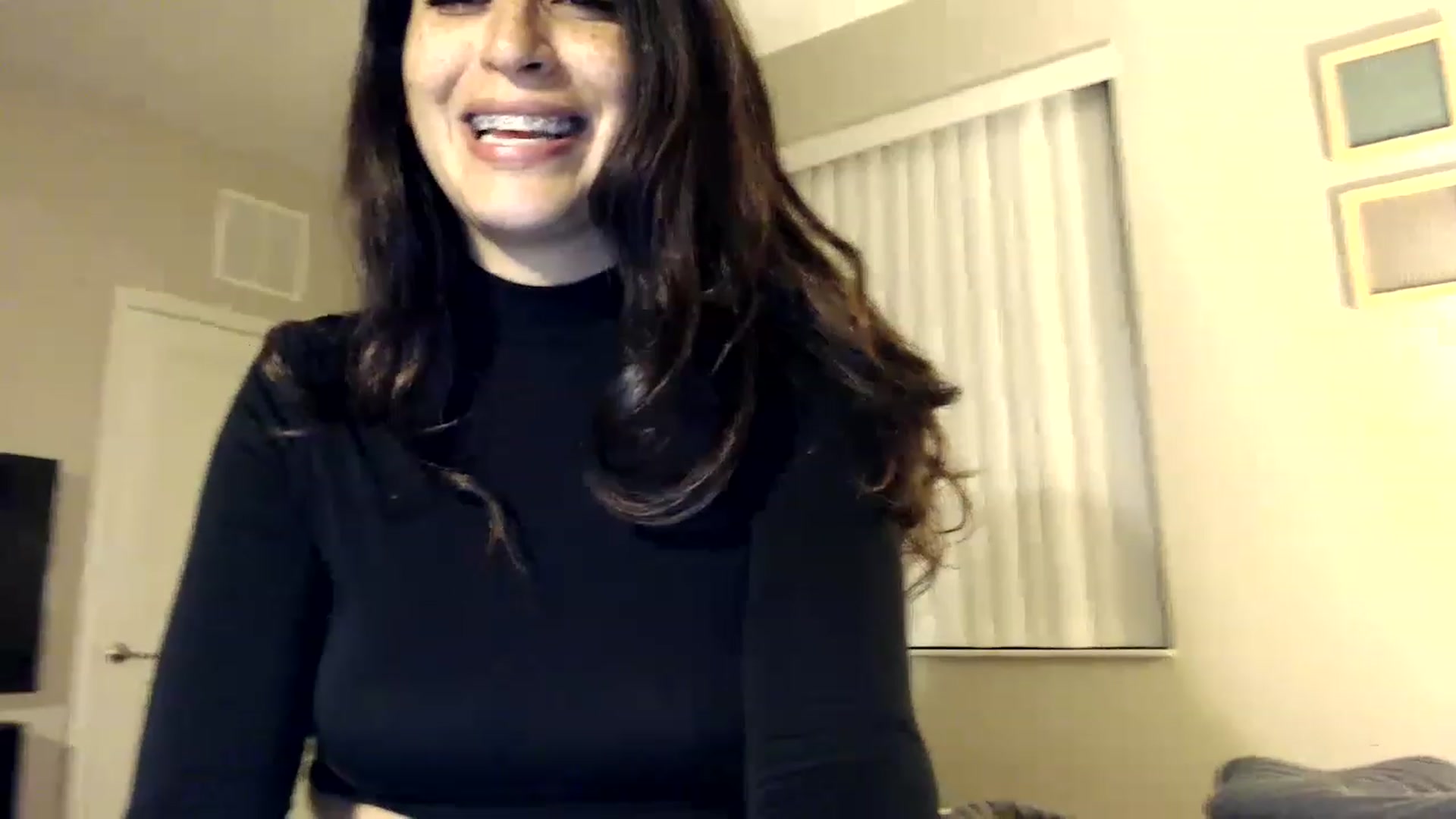 Gallery image thumbnail from FreckledPoni's myfreecams stream on, 04/10/2023, 02:08 image 5 of 20