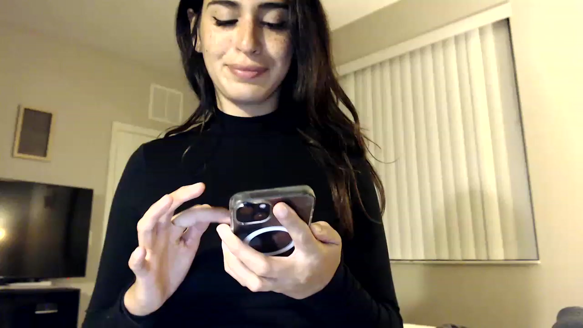 Gallery image thumbnail from FreckledPoni's myfreecams stream on, 04/10/2023, 02:08 image 4 of 20