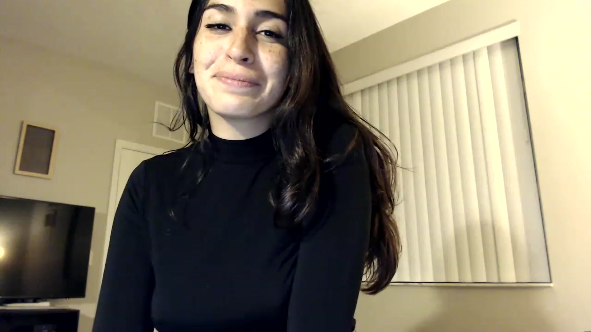 Gallery image thumbnail from FreckledPoni's myfreecams stream on, 04/10/2023, 02:08 image 6 of 20