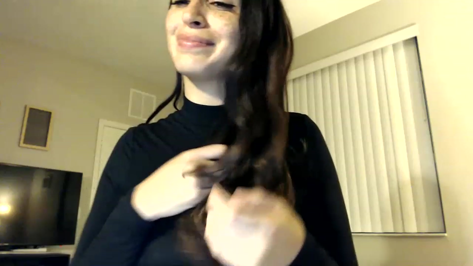 Gallery image thumbnail from FreckledPoni's myfreecams stream on, 04/10/2023, 02:08 image 15 of 20