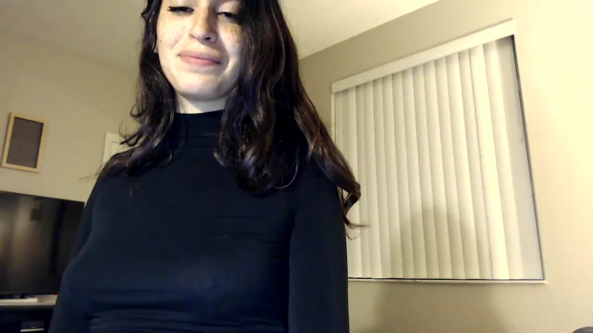 Gallery image thumbnail from FreckledPoni's myfreecams stream on, 04/10/2023, 02:58 image 15 of 20