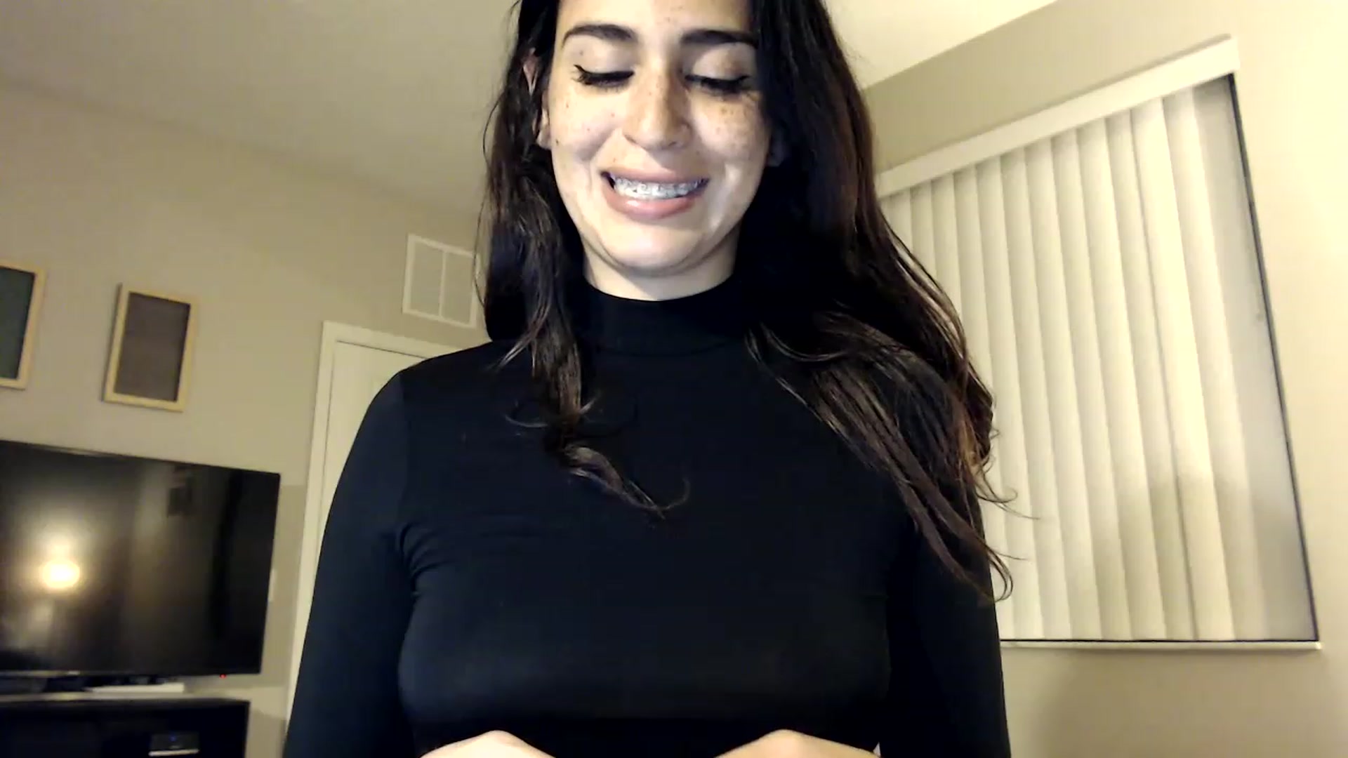 Gallery image thumbnail from FreckledPoni's myfreecams stream on, 04/10/2023, 02:58 image 10 of 20
