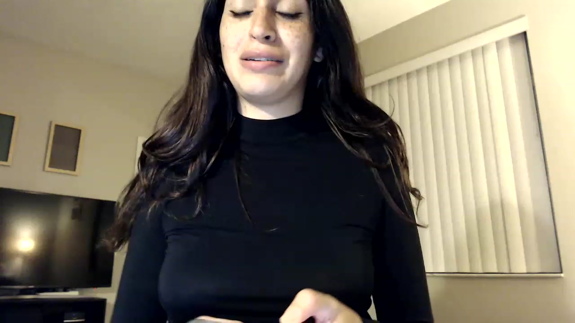Gallery image thumbnail from FreckledPoni's myfreecams stream on, 04/10/2023, 02:58 image 11 of 20