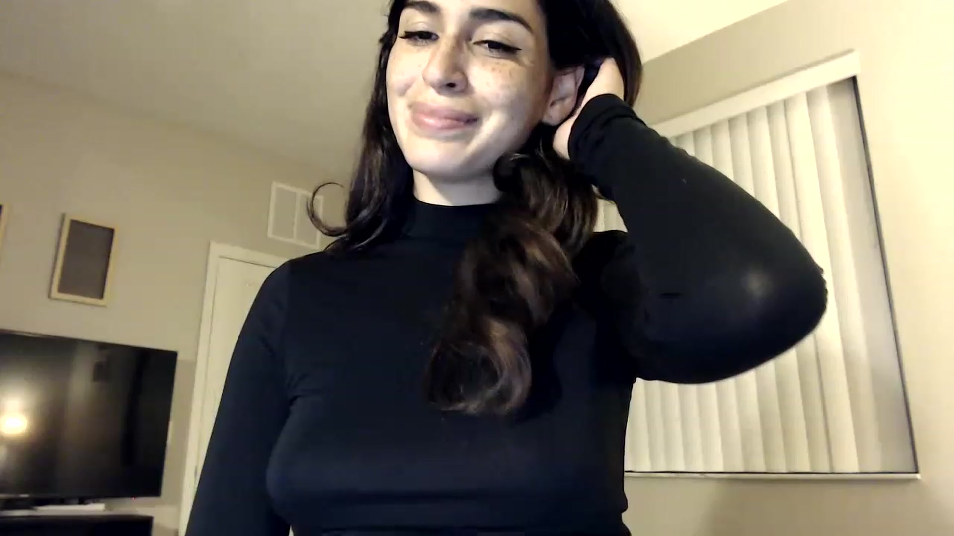 Gallery image thumbnail from FreckledPoni's myfreecams stream on, 04/10/2023, 02:58 image 18 of 20