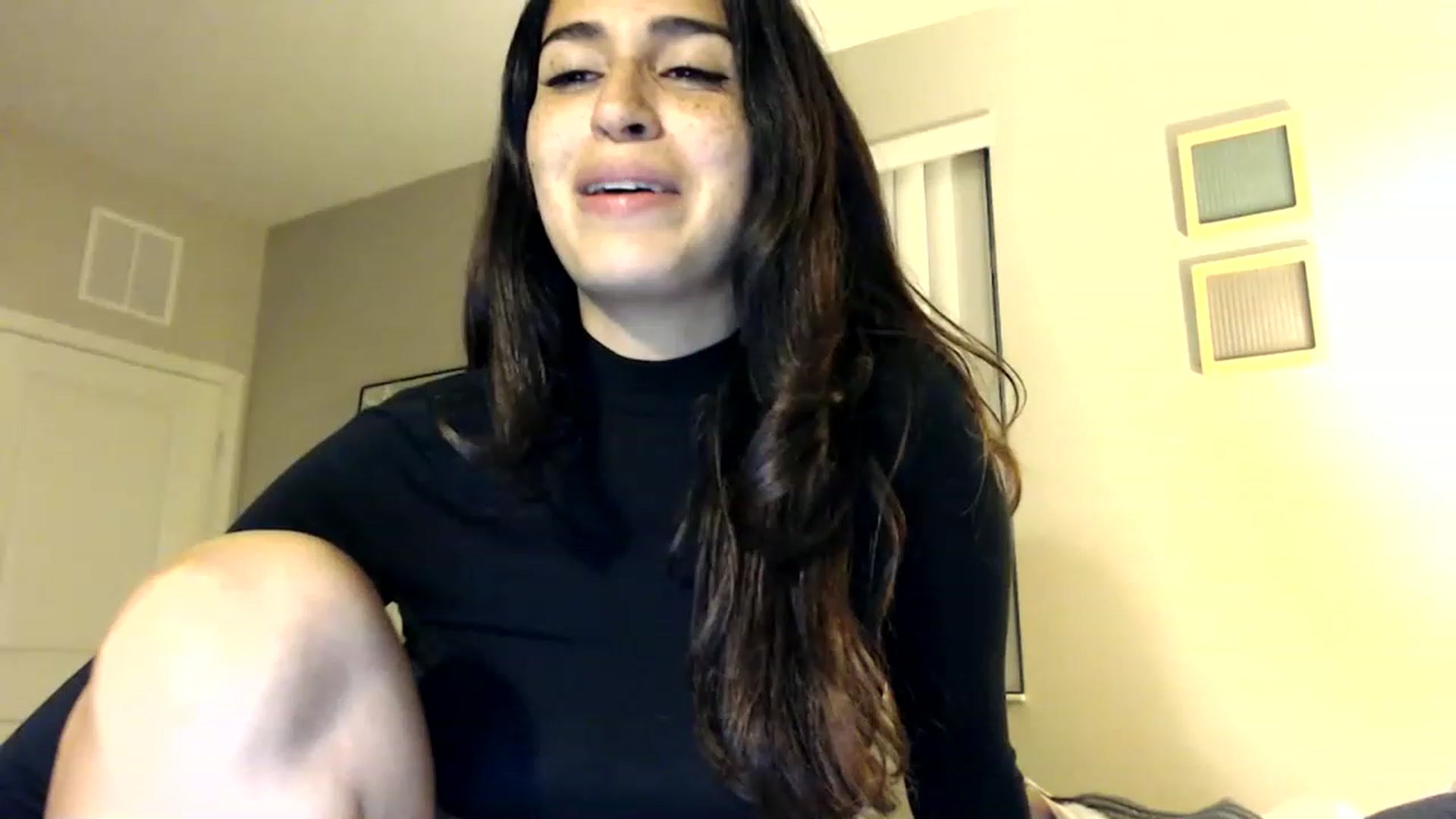 Gallery image thumbnail from FreckledPoni's myfreecams stream on, 04/10/2023, 02:58 image 2 of 20
