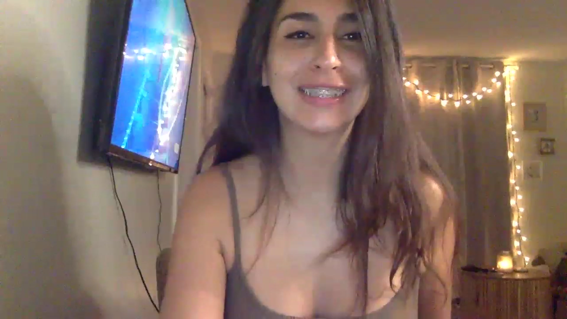 Gallery image thumbnail from FreckledPoni's myfreecams stream on, 06/17/2023, 06:43 image 10 of 20