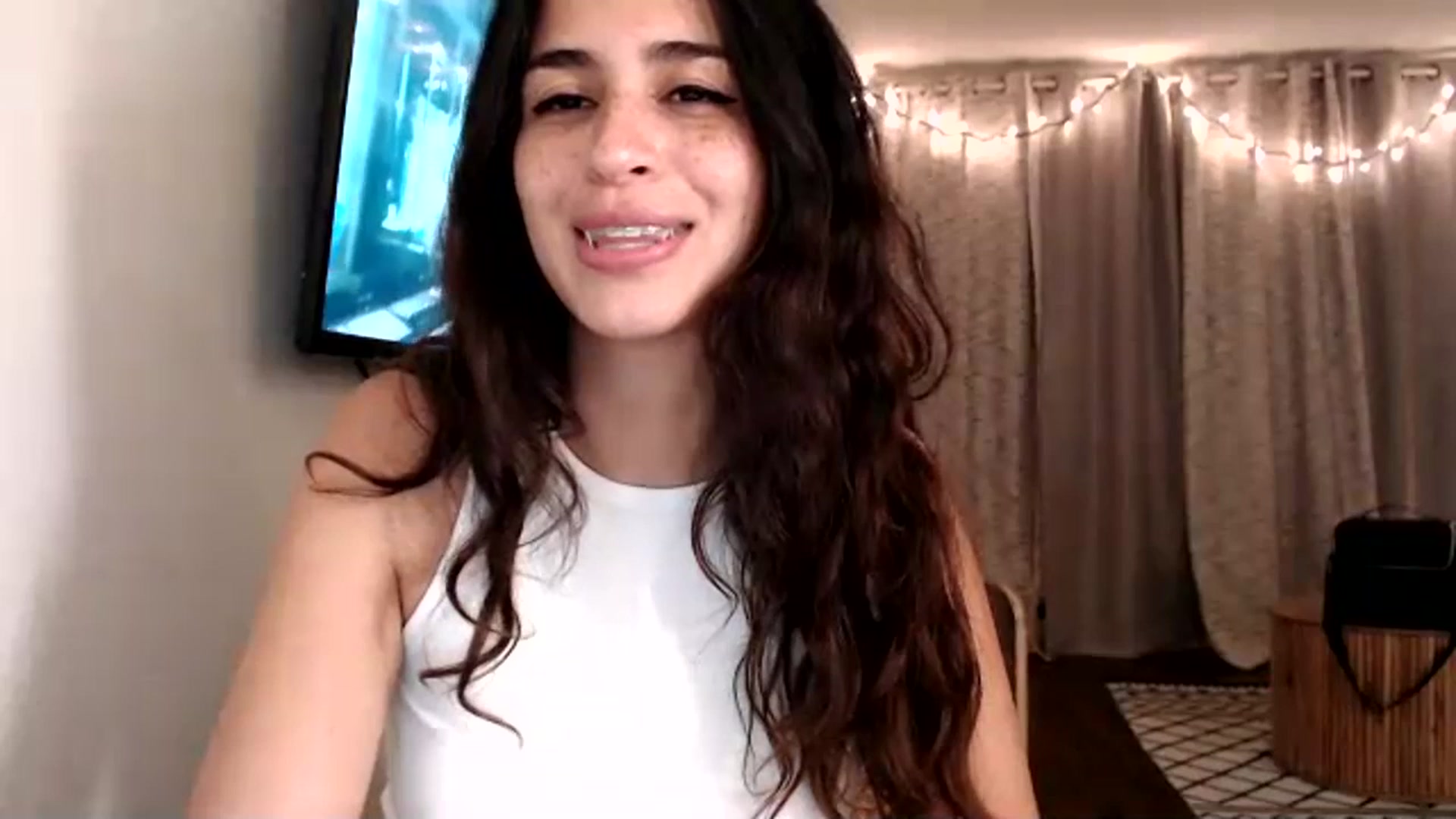 Gallery image thumbnail from FreckledPoni's myfreecams stream on, 06/29/2023, 04:31 image 16 of 20