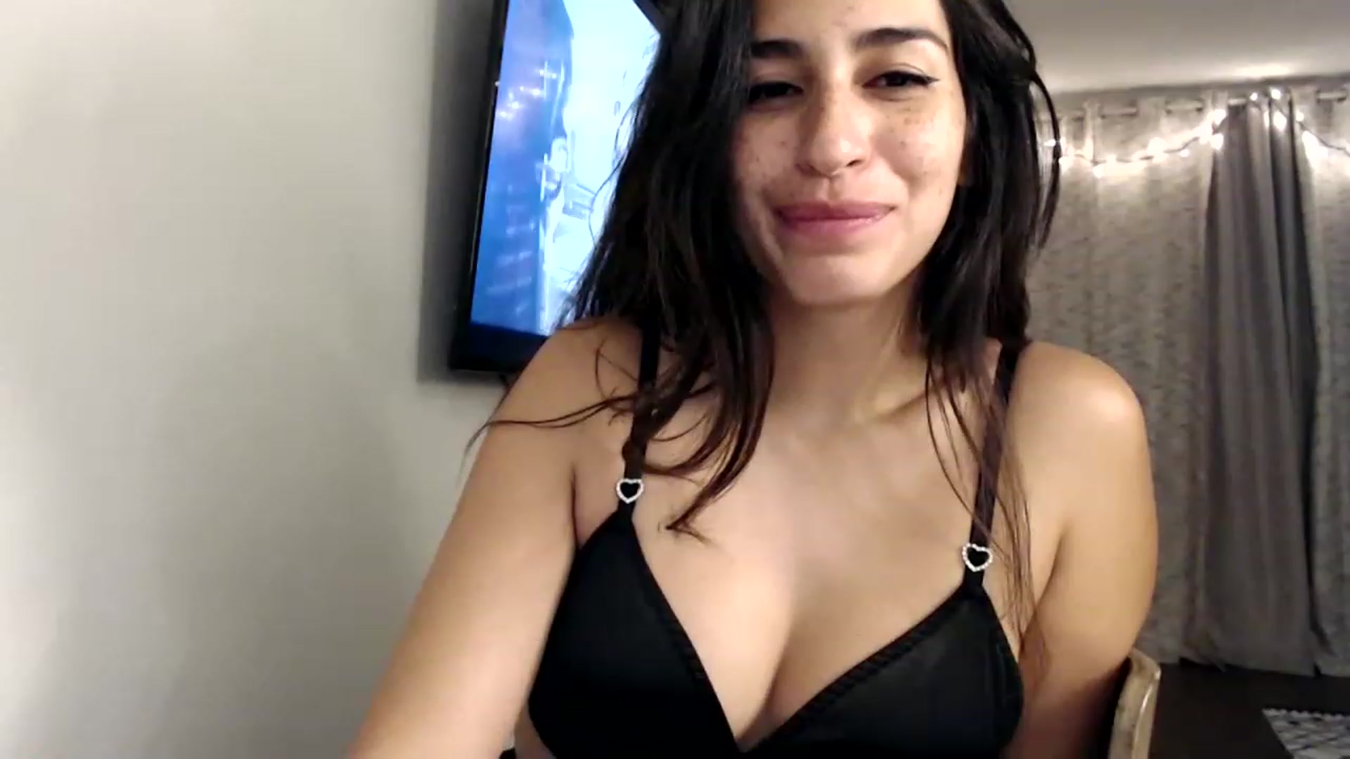 Gallery image thumbnail from FreckledPoni's myfreecams stream on, 07/12/2023, 05:23 image 18 of 20