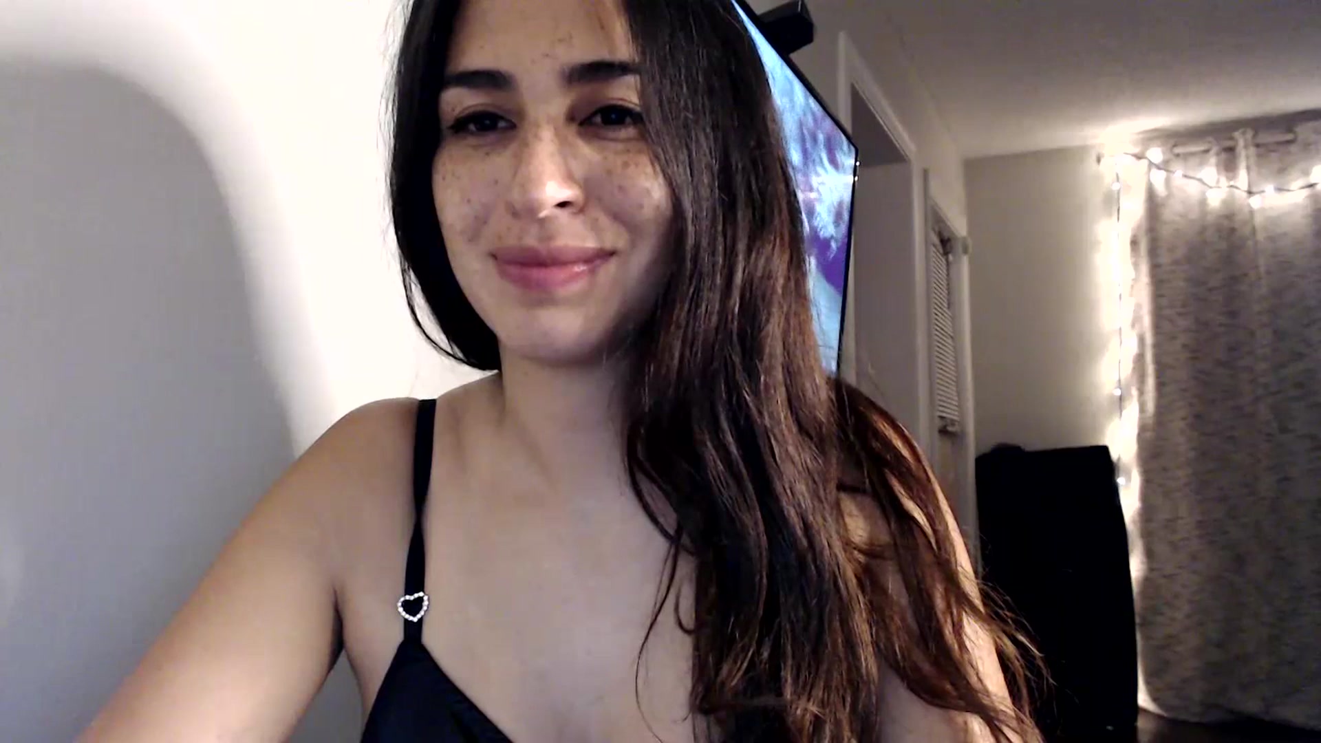 Gallery image thumbnail from FreckledPoni's myfreecams stream on, 07/12/2023, 06:54 image 2 of 20