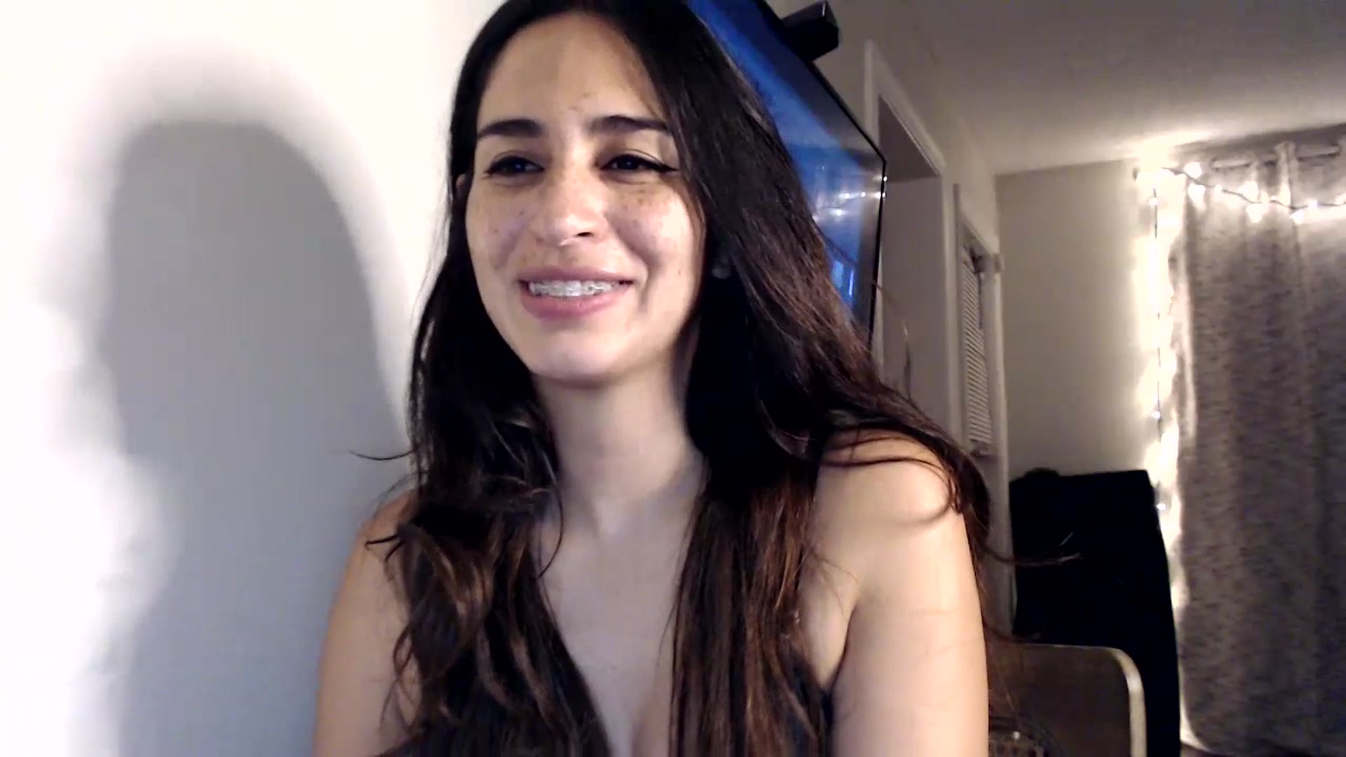 Gallery image thumbnail from FreckledPoni's myfreecams stream on, 07/12/2023, 06:54 image 8 of 20
