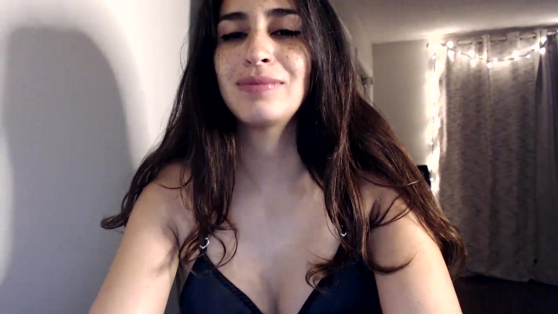 Gallery image thumbnail from FreckledPoni's myfreecams stream on, 07/12/2023, 06:54 image 14 of 20