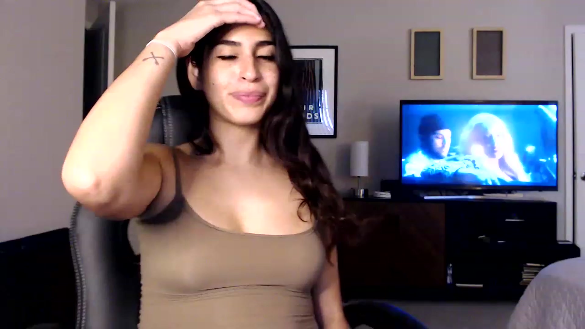 Gallery image thumbnail from FreckledPoni's myfreecams stream on, 08/02/2023, 21:29 image 19 of 20