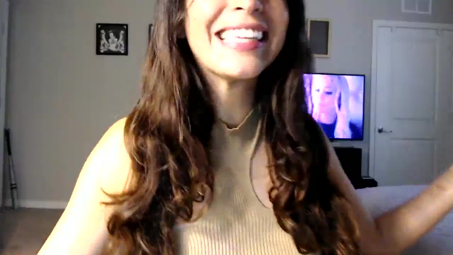 Gallery image thumbnail from FreckledPoni's myfreecams stream on, 08/03/2023, 21:09 image 12 of 20