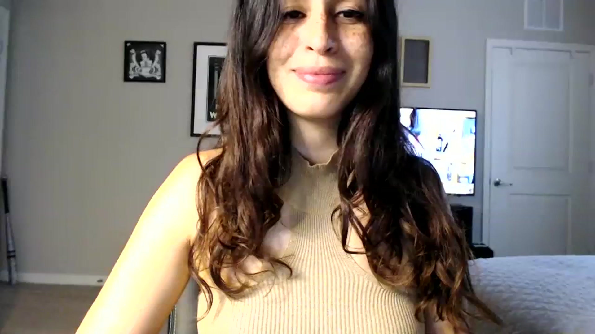 Gallery image thumbnail from FreckledPoni's myfreecams stream on, 08/03/2023, 21:09 image 1 of 20