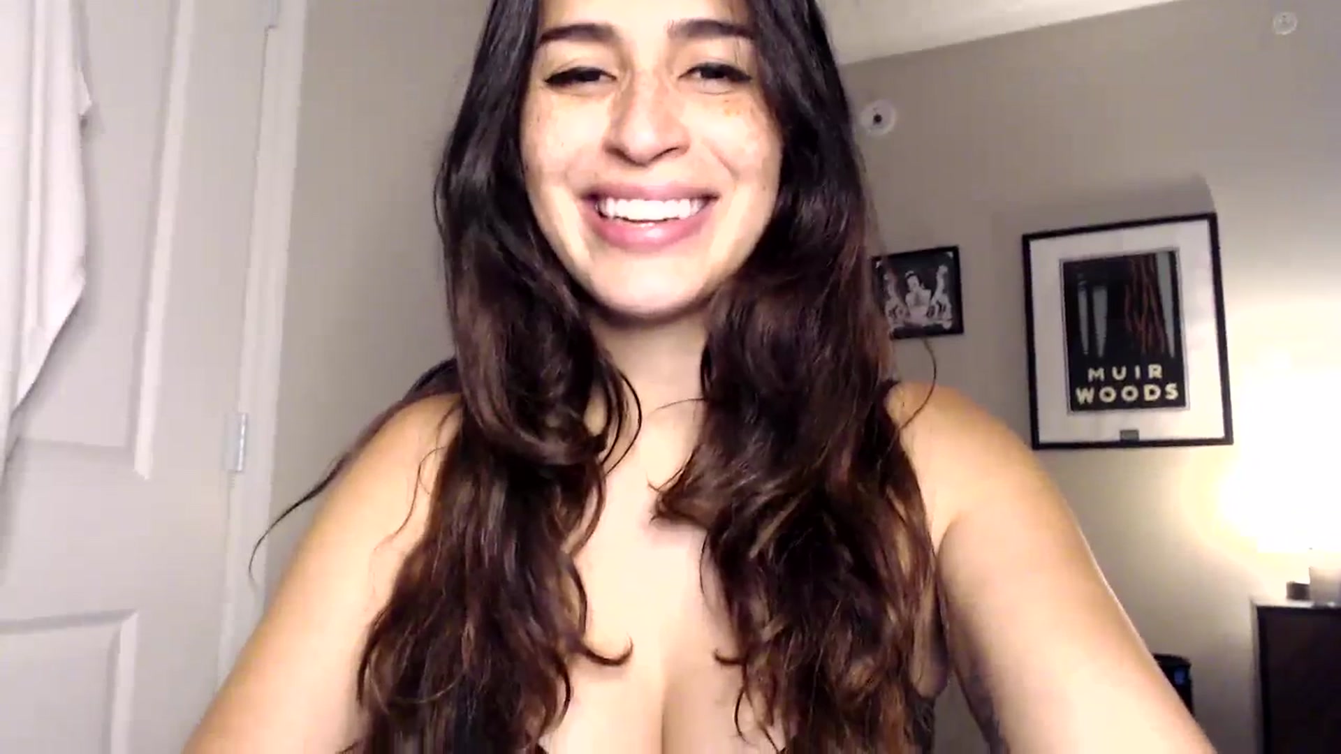 Gallery image thumbnail from FreckledPoni's myfreecams stream on, 08/11/2023, 21:45 image 6 of 20