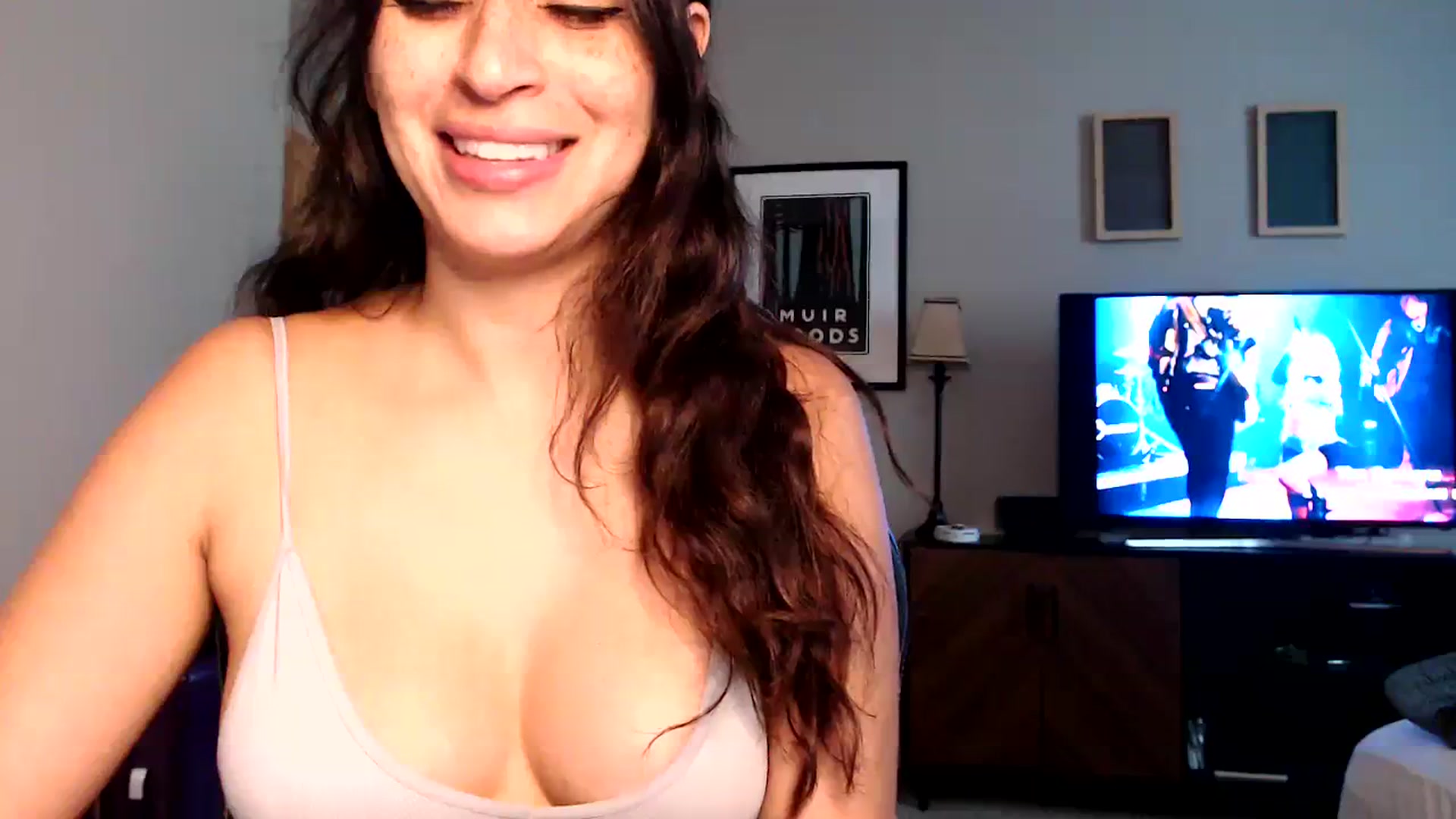 Gallery image thumbnail from FreckledPoni's myfreecams stream on, 08/18/2023, 17:56 image 4 of 20