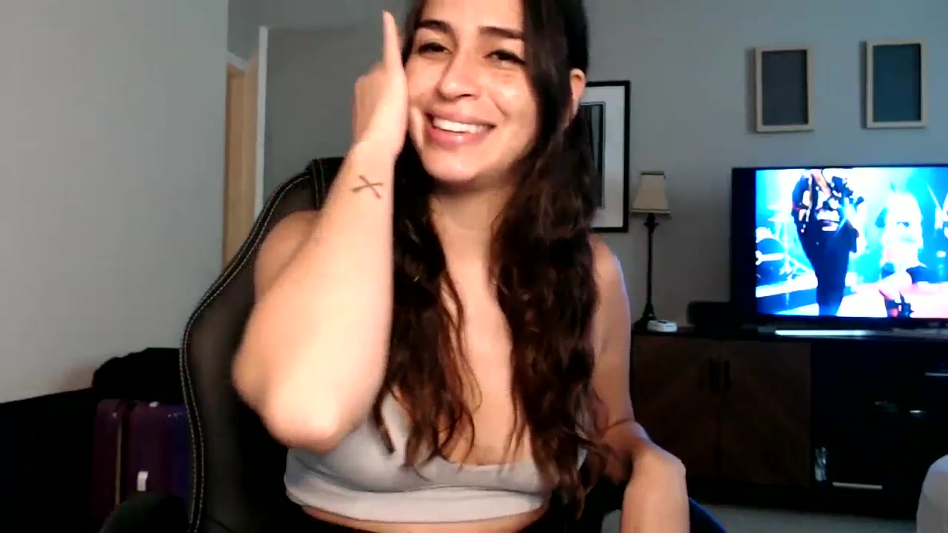 Gallery image thumbnail from FreckledPoni's myfreecams stream on, 08/18/2023, 17:56 image 11 of 20
