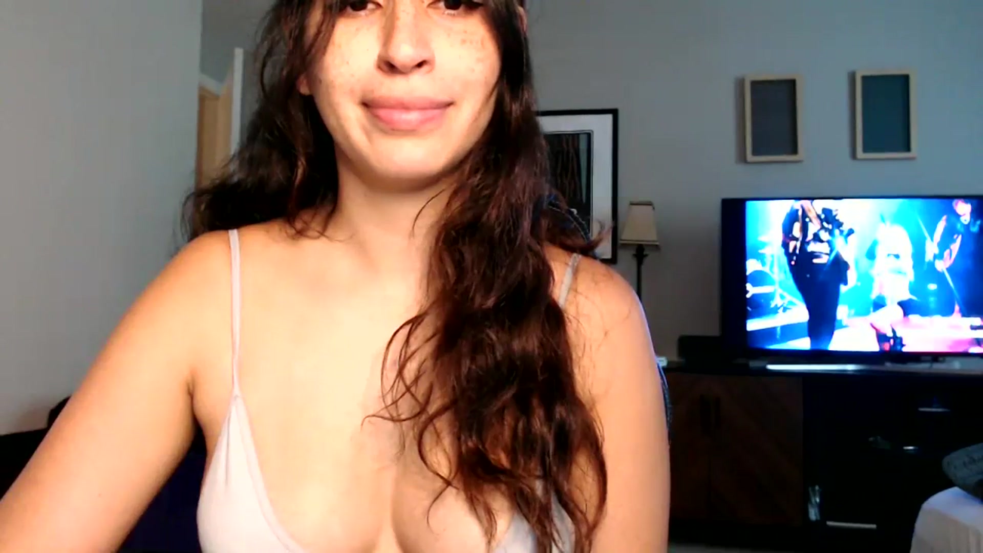 Gallery image thumbnail from FreckledPoni's myfreecams stream on, 08/18/2023, 17:56 image 6 of 20