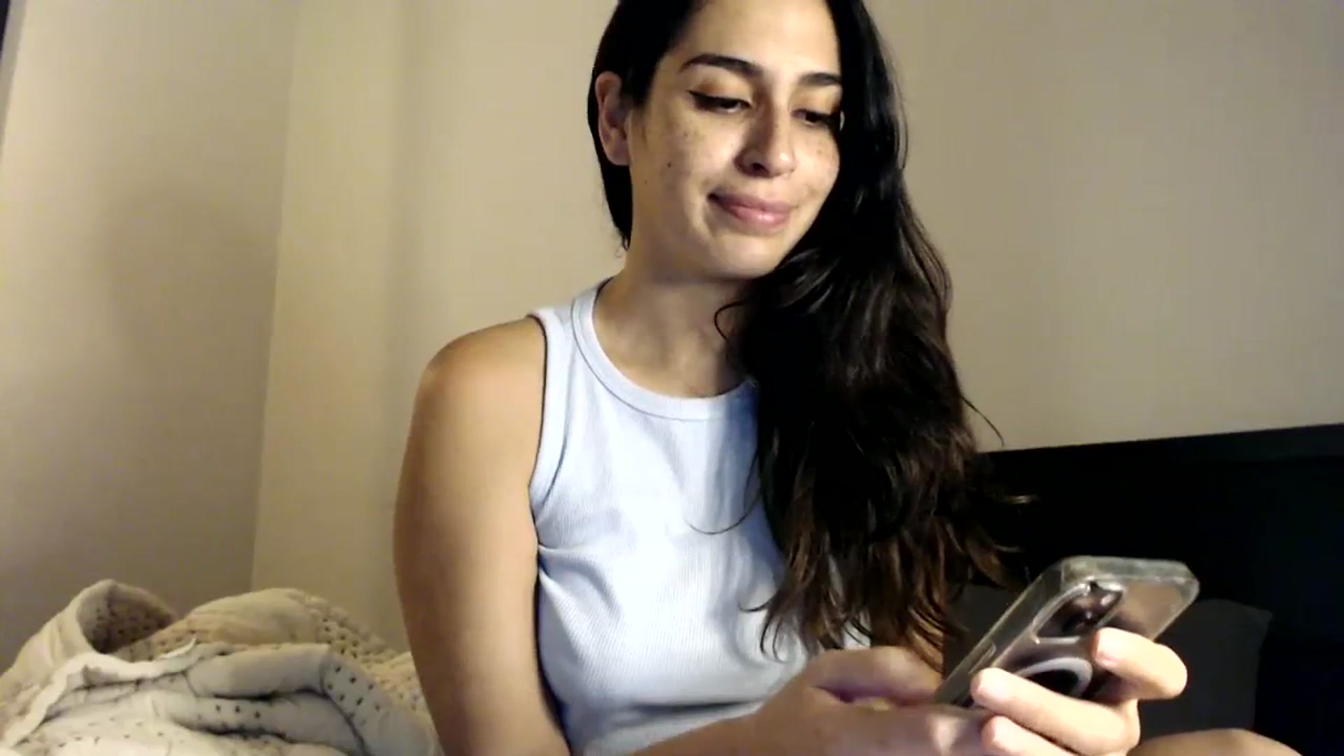 Gallery image thumbnail from FreckledPoni's myfreecams stream on, 09/19/2023, 23:36 image 17 of 20