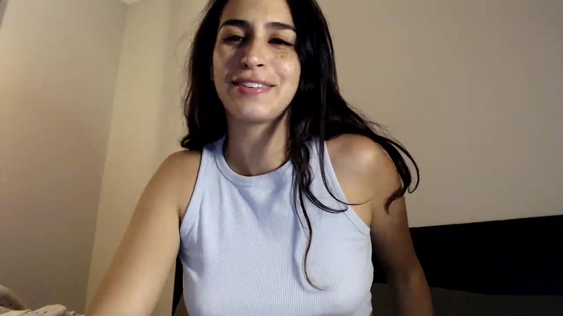 Gallery image thumbnail from FreckledPoni's myfreecams stream on, 09/19/2023, 23:36 image 4 of 20