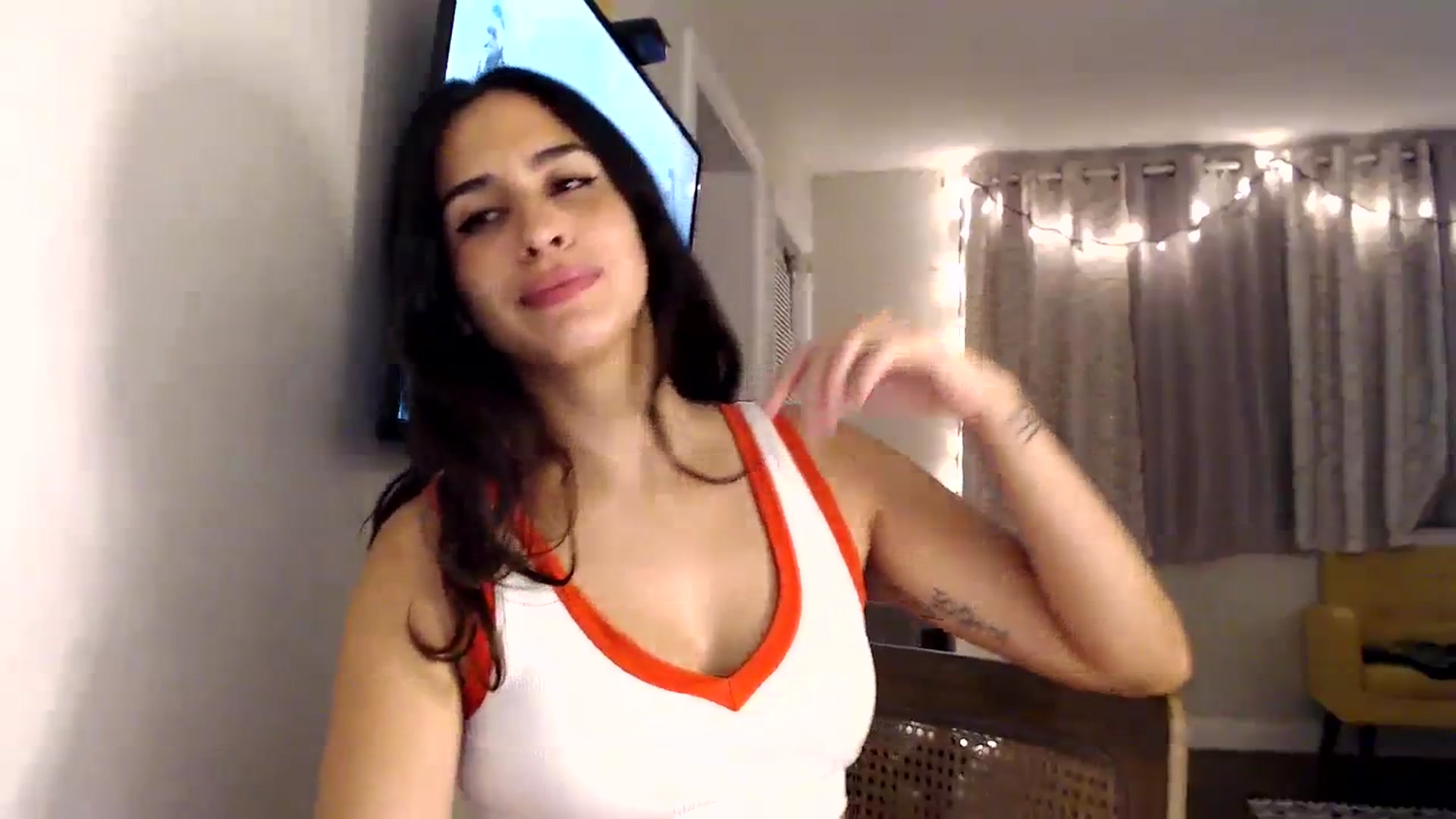 Gallery image thumbnail from FreckledPoni's myfreecams stream on, 09/24/2023, 24:18 image 6 of 20
