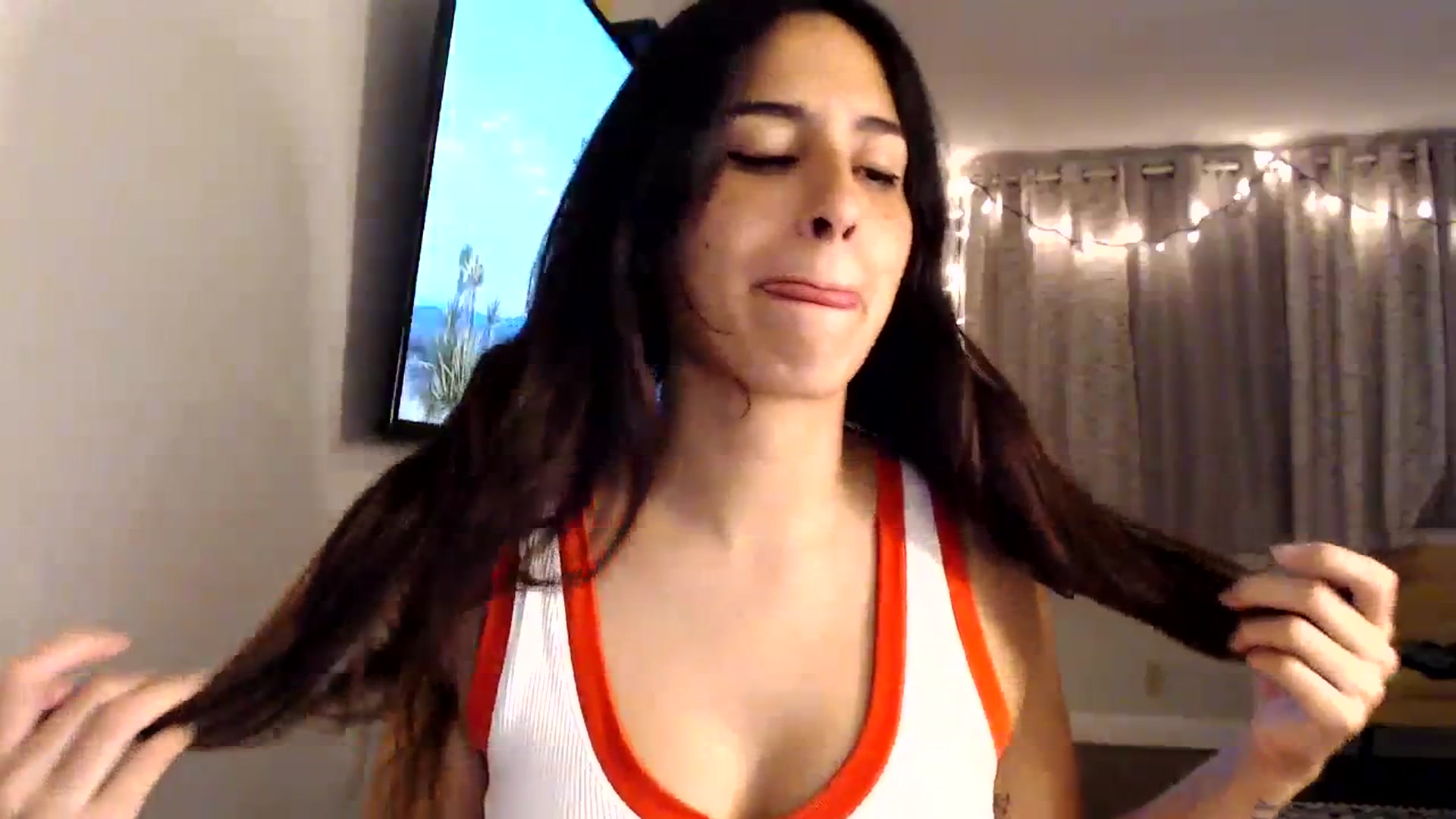 Gallery image thumbnail from FreckledPoni's myfreecams stream on, 09/24/2023, 24:18 image 11 of 20