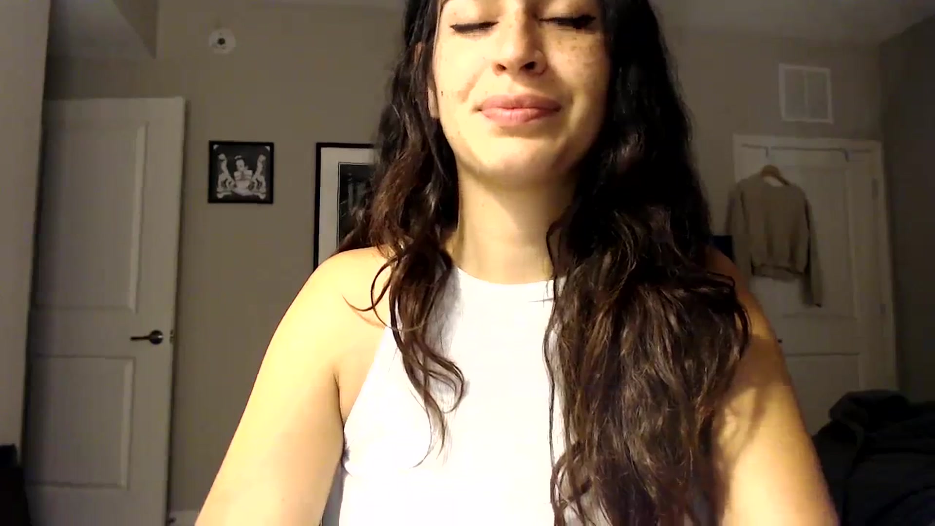 Gallery image thumbnail from FreckledPoni's myfreecams stream on, 10/02/2023, 18:53 image 10 of 20