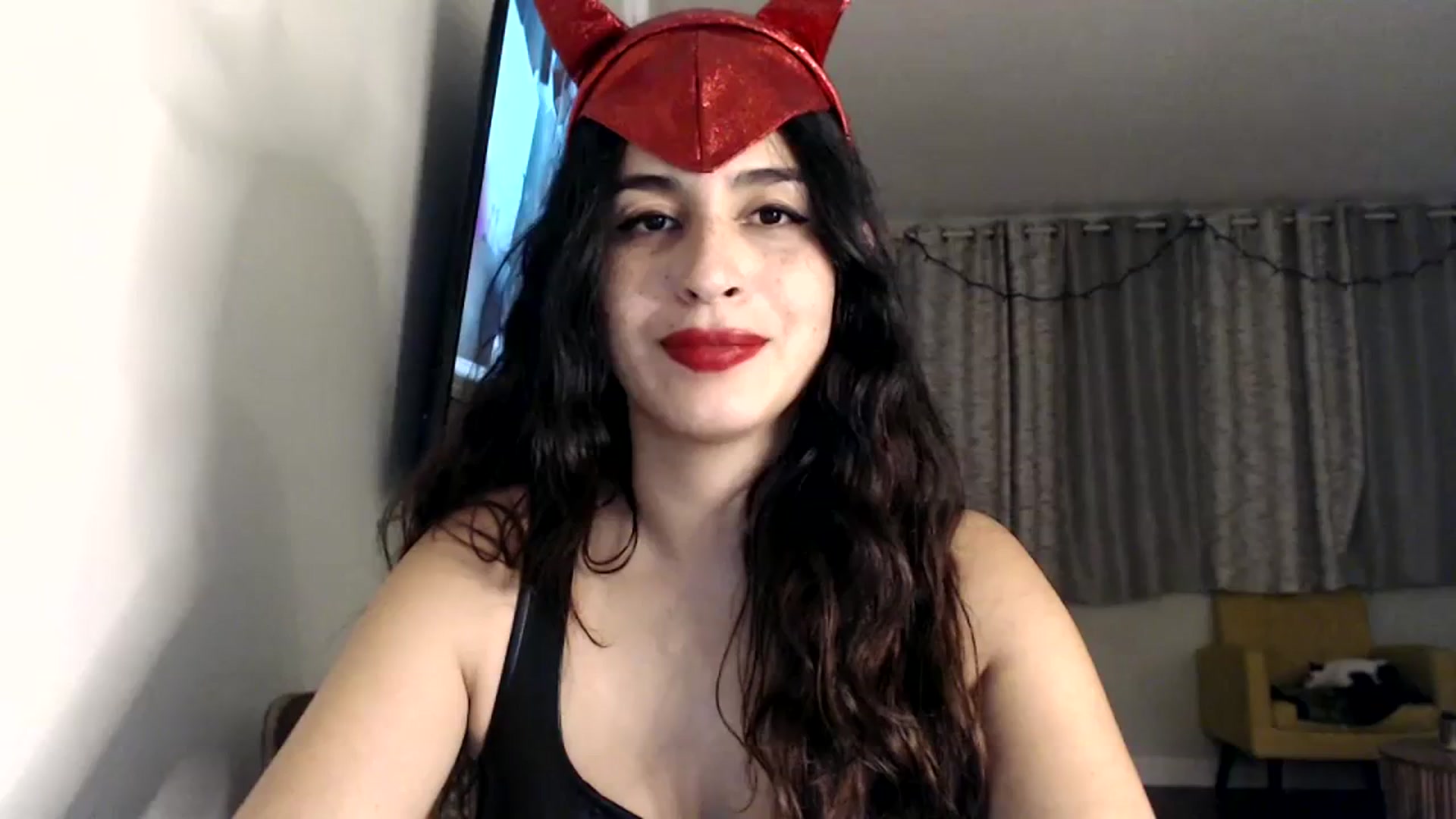 Gallery image thumbnail from FreckledPoni's myfreecams stream on, 10/14/2023, 24:33 image 2 of 20