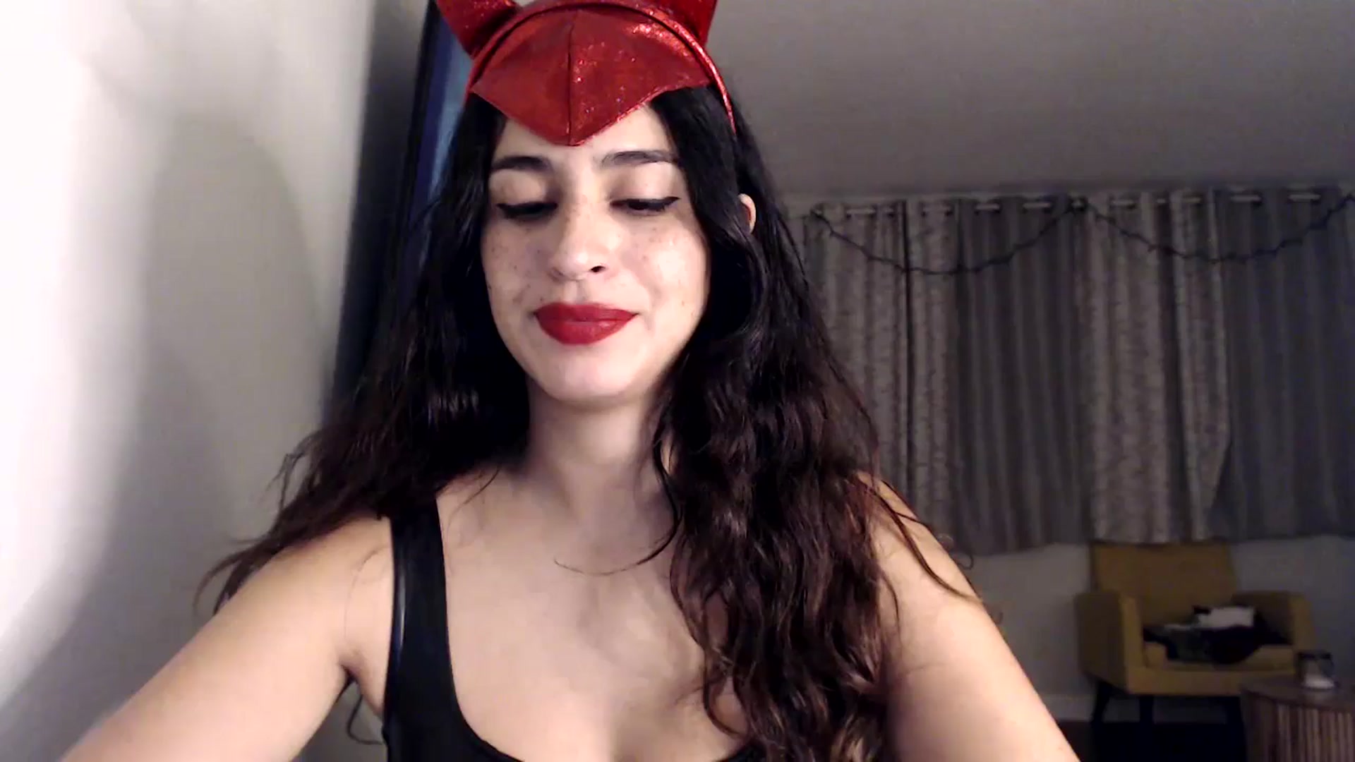 Gallery image thumbnail from FreckledPoni's myfreecams stream on, 10/14/2023, 24:33 image 13 of 20