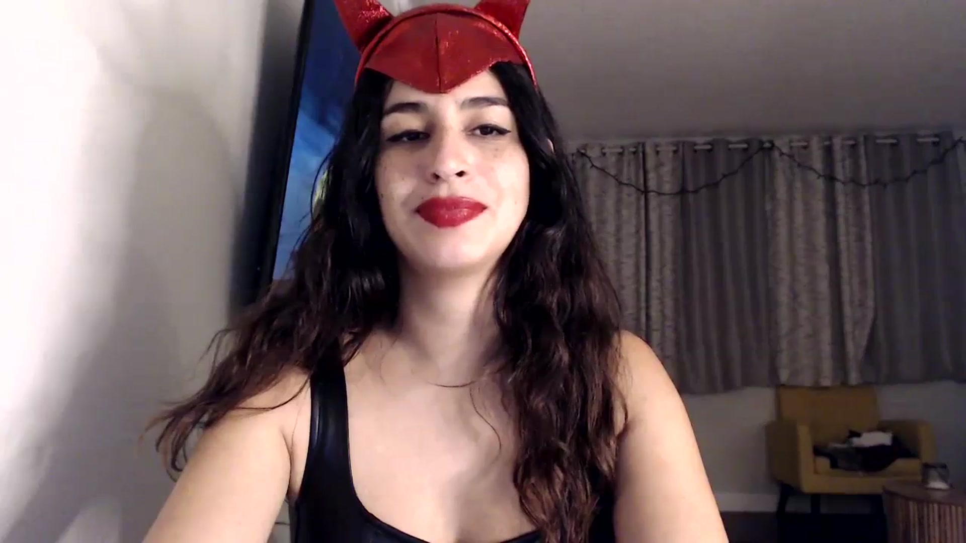 Gallery image thumbnail from FreckledPoni's myfreecams stream on, 10/14/2023, 24:33 image 18 of 20