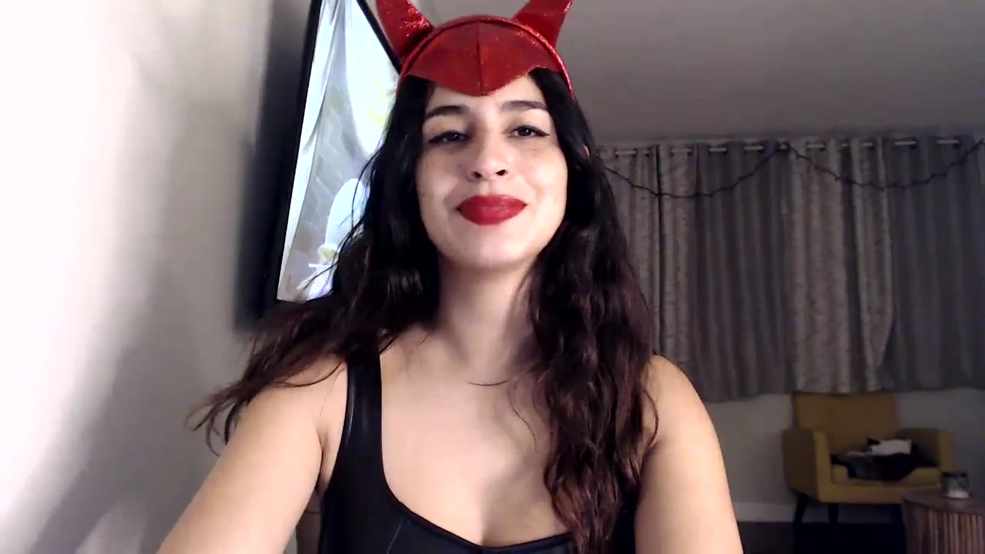 Gallery image thumbnail from FreckledPoni's myfreecams stream on, 10/14/2023, 24:33 image 15 of 20