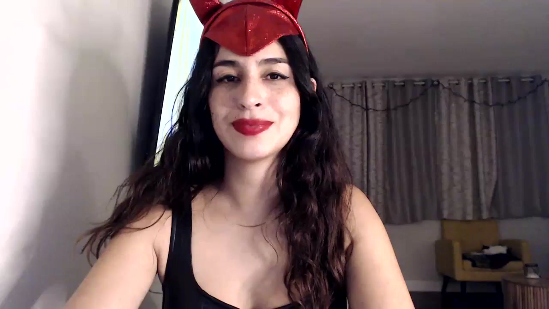 Gallery image thumbnail from FreckledPoni's myfreecams stream on, 10/14/2023, 24:33 image 17 of 20
