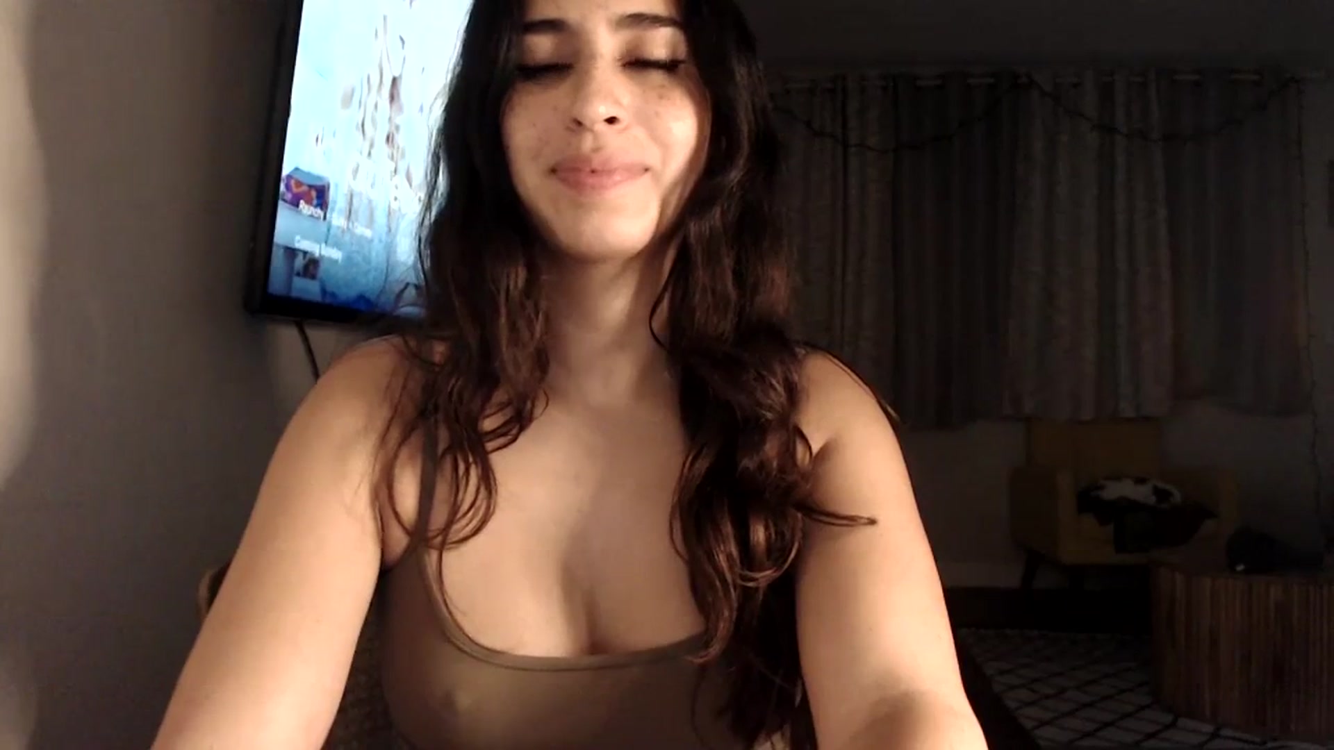 Gallery image thumbnail from FreckledPoni's myfreecams stream on, 10/19/2023, 07:29 image 14 of 20
