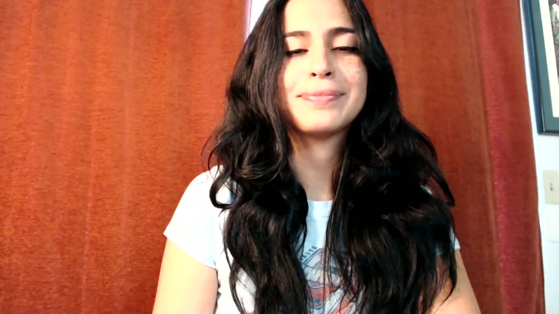 Gallery image thumbnail from FreckledPoni's myfreecams stream on, 10/01/2024, 21:00 image 19 of 20