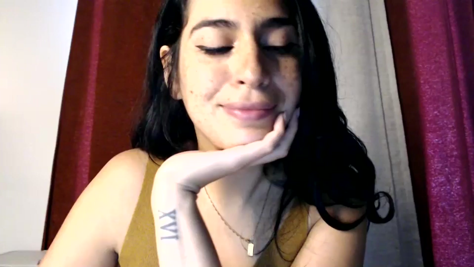 Gallery image thumbnail from FreckledPoni's myfreecams stream on, 11/11/2024, 19:15 image 18 of 20