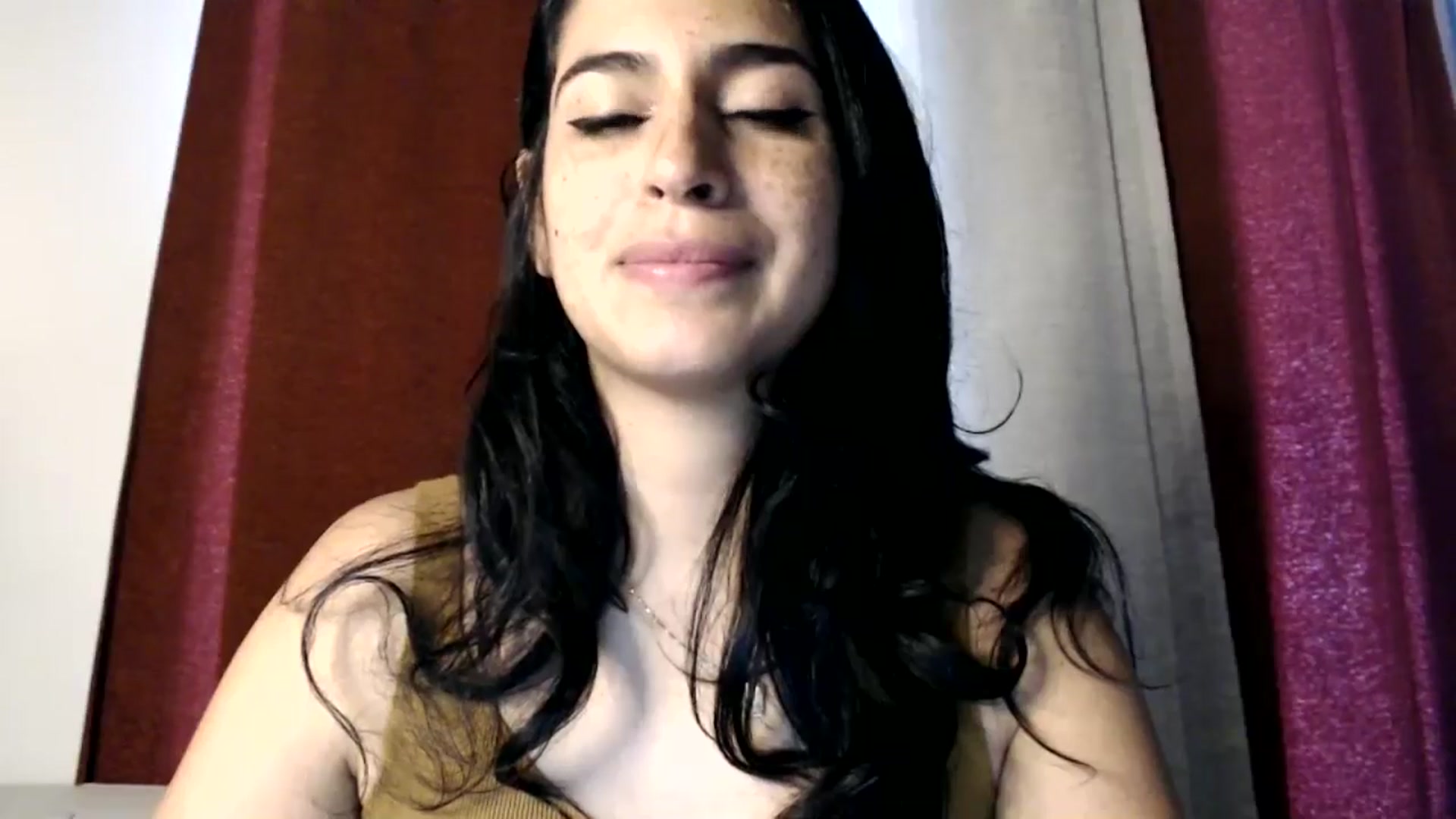 Gallery image thumbnail from FreckledPoni's myfreecams stream on, 11/11/2024, 19:15 image 2 of 20