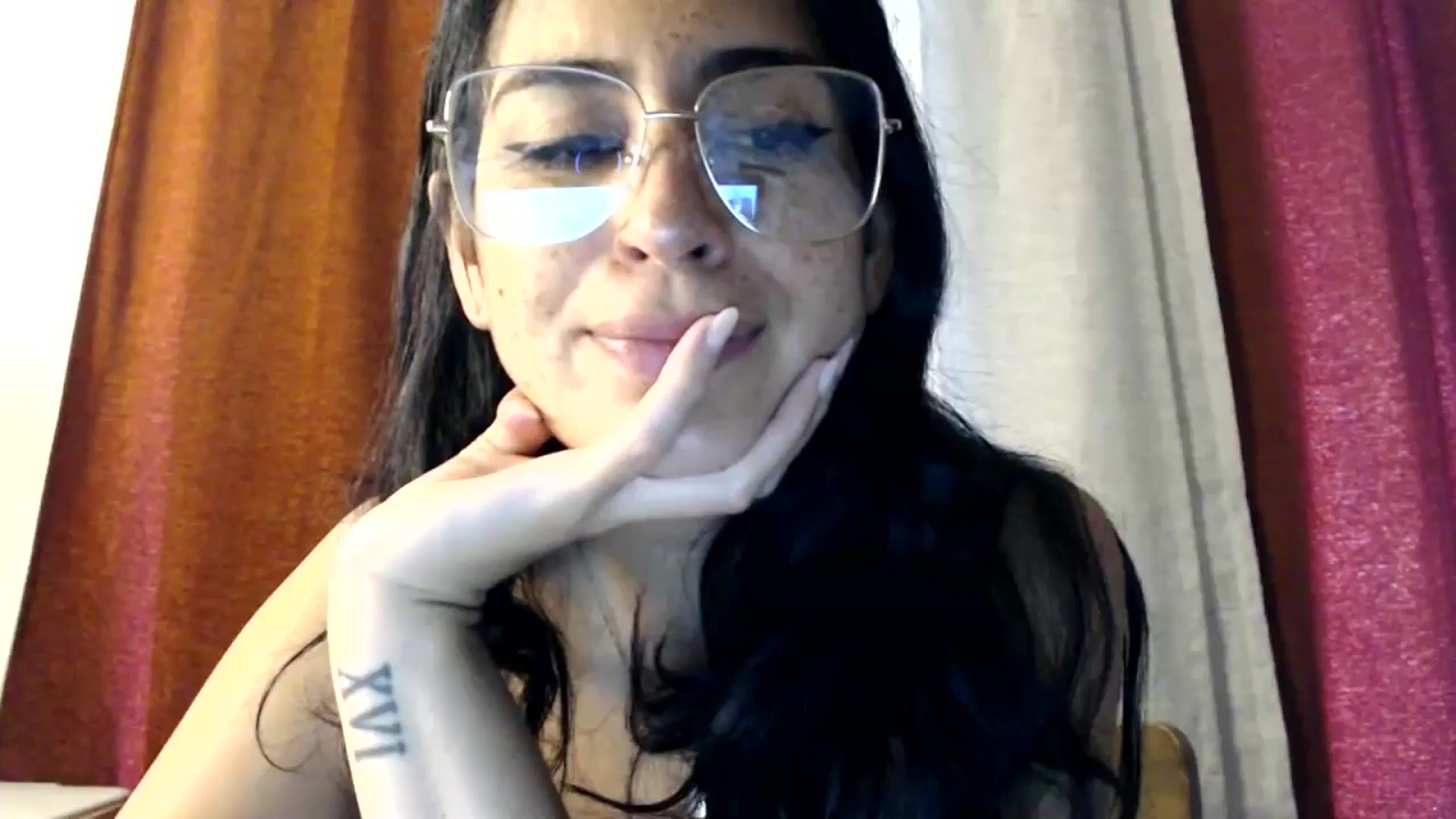 Gallery image thumbnail from FreckledPoni's myfreecams stream on, 11/13/2024, 21:26 image 1 of 20