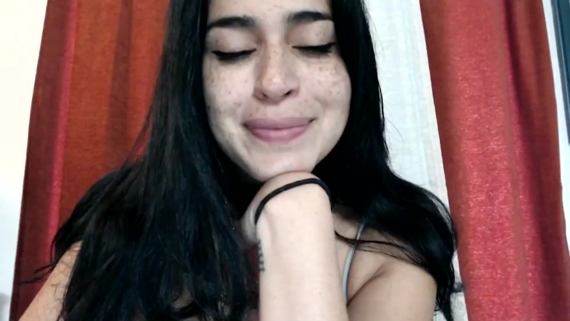 Gallery image thumbnail from FreckledPoni's myfreecams stream on, 12/14/2024, 19:57 image 18 of 20