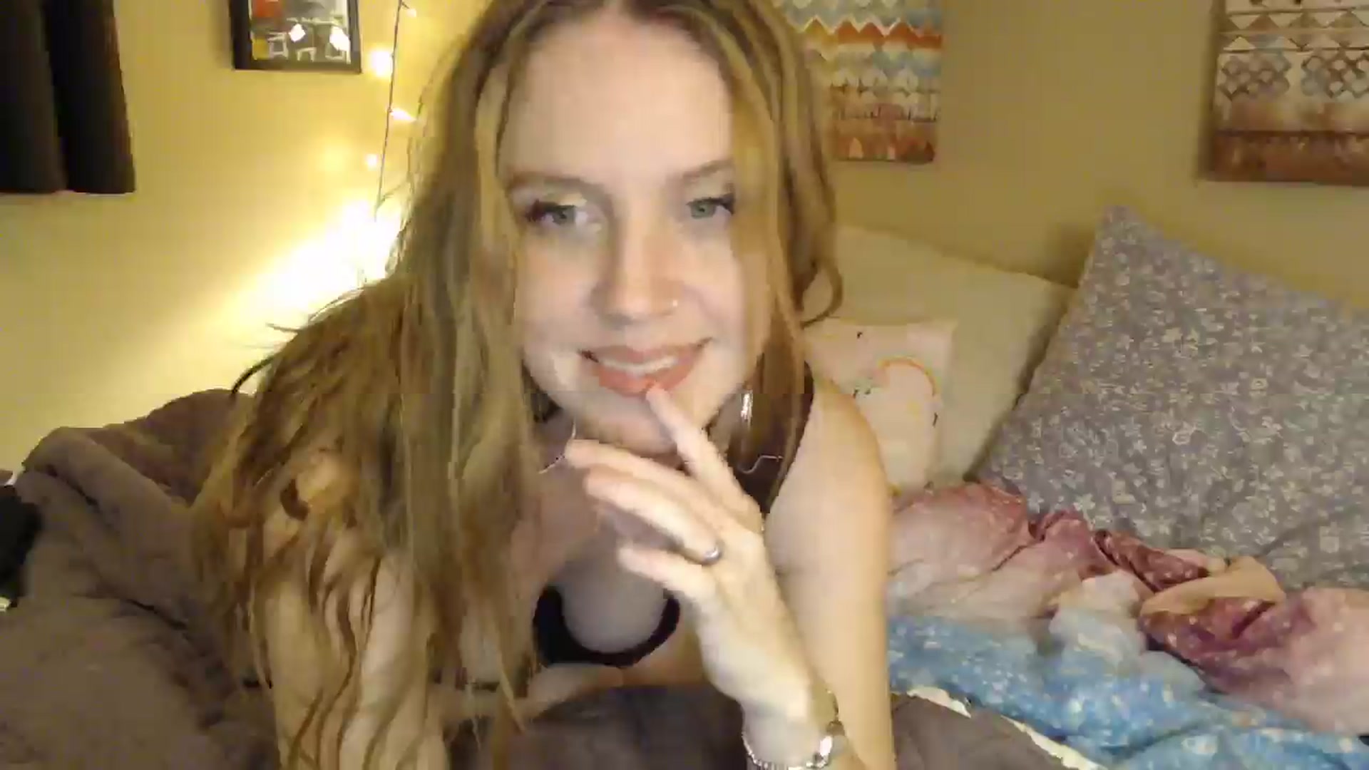 Gallery image thumbnail from Freckles___'s myfreecams stream on, 01/26/2025, 08:08 image 8 of 20