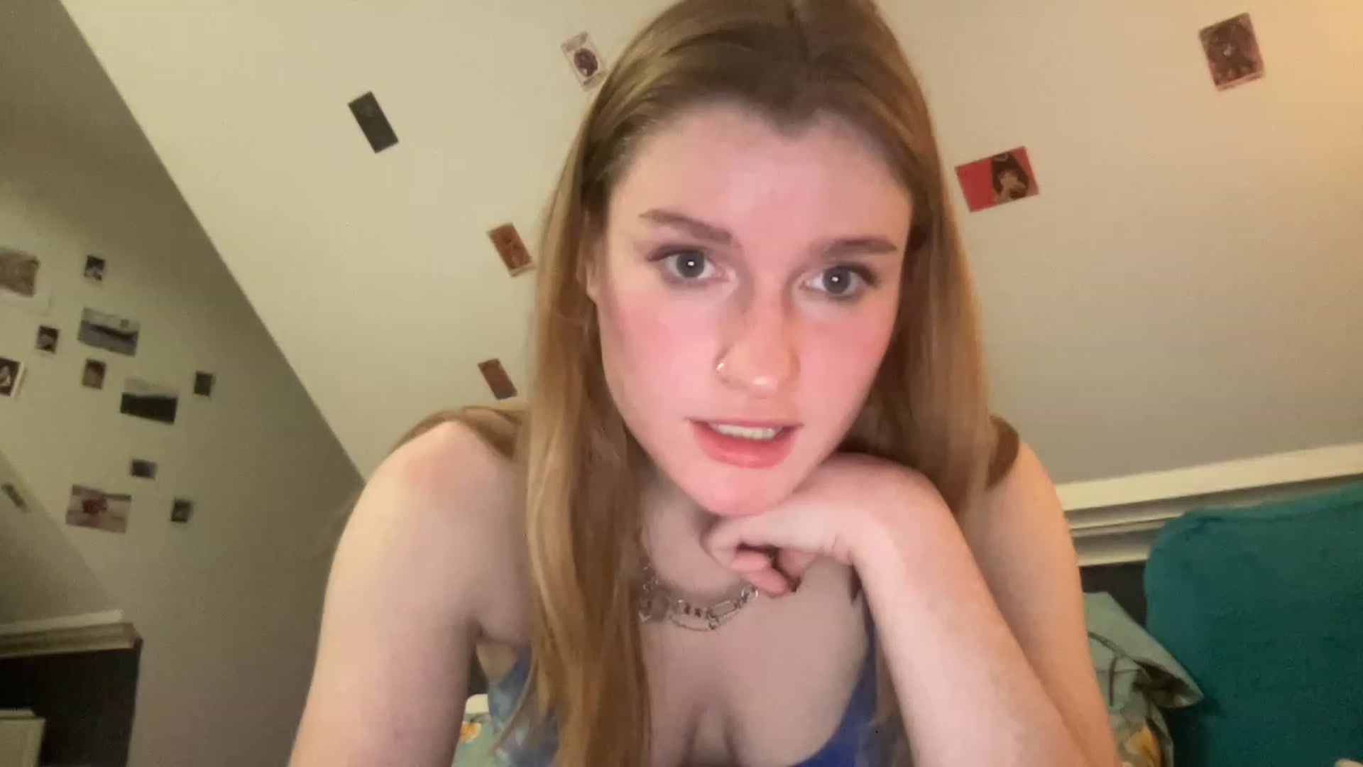 Gallery image thumbnail from FrecklyTaylor's myfreecams stream on, 11/28/2022, 17:50 image 8 of 20